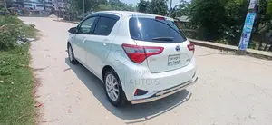 Toyota Vitz 1.5 FWD Hybrid 5dr 2017 White
