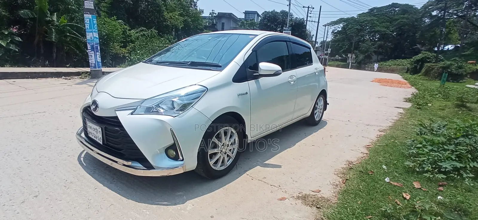 Toyota Vitz 1.5 FWD Hybrid 5dr 2017 White