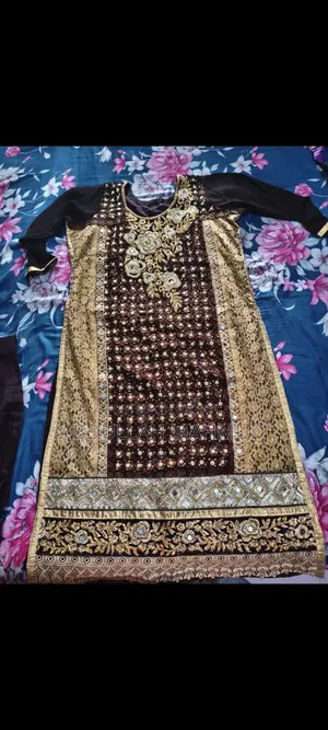 থ্রি পিস বিক্রি