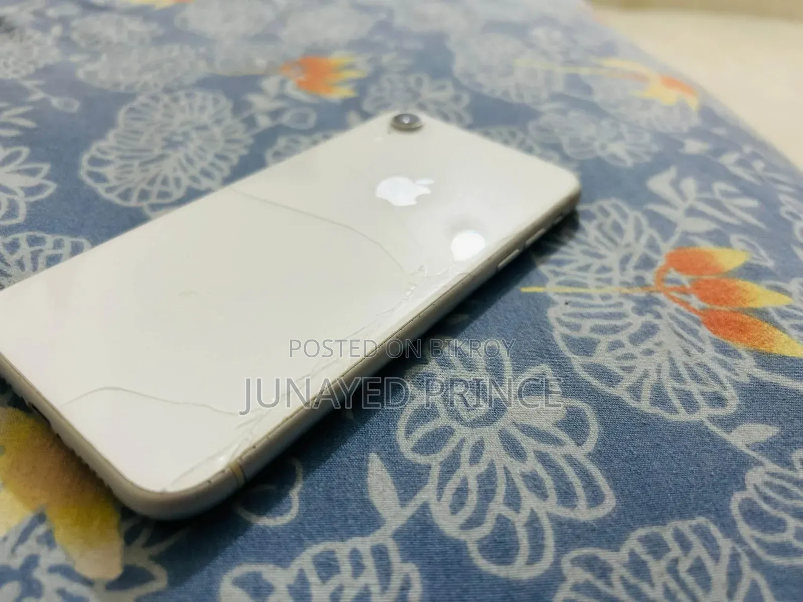 Apple XR 64 GB White