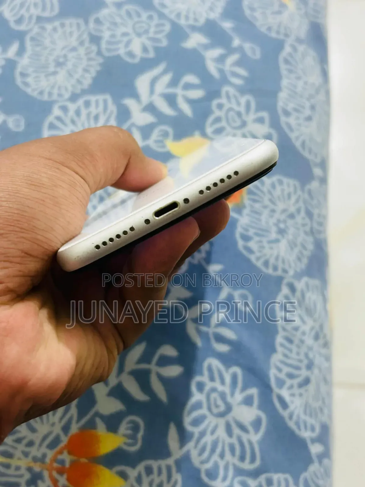 Apple XR 64 GB White