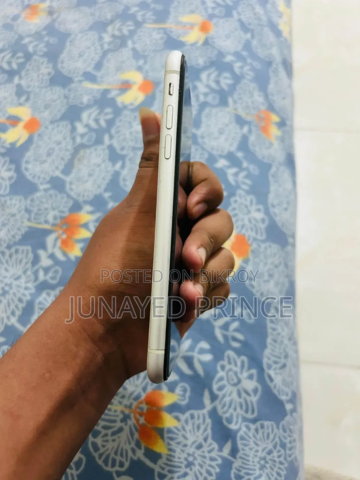 Apple XR 64 GB White