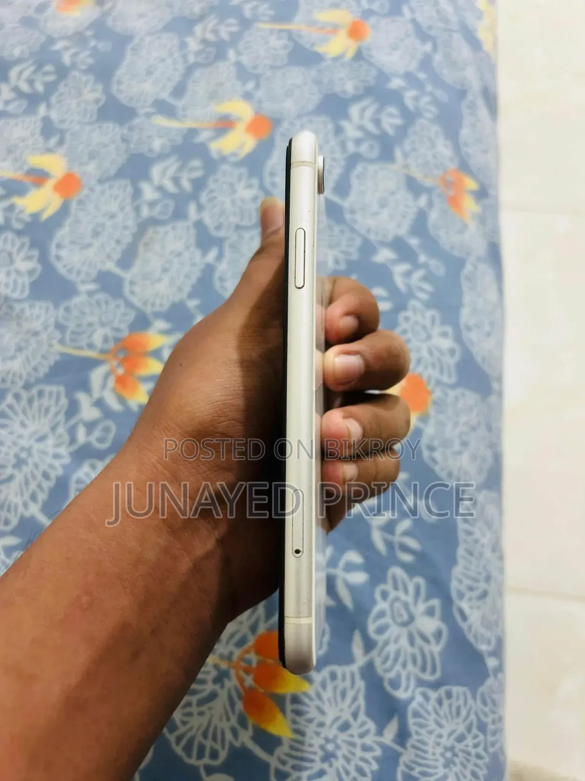 Apple XR 64 GB White