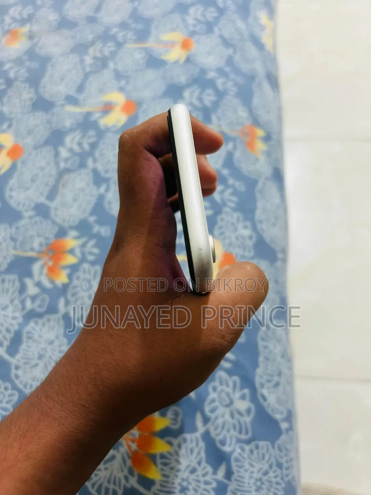 Apple XR 64 GB White