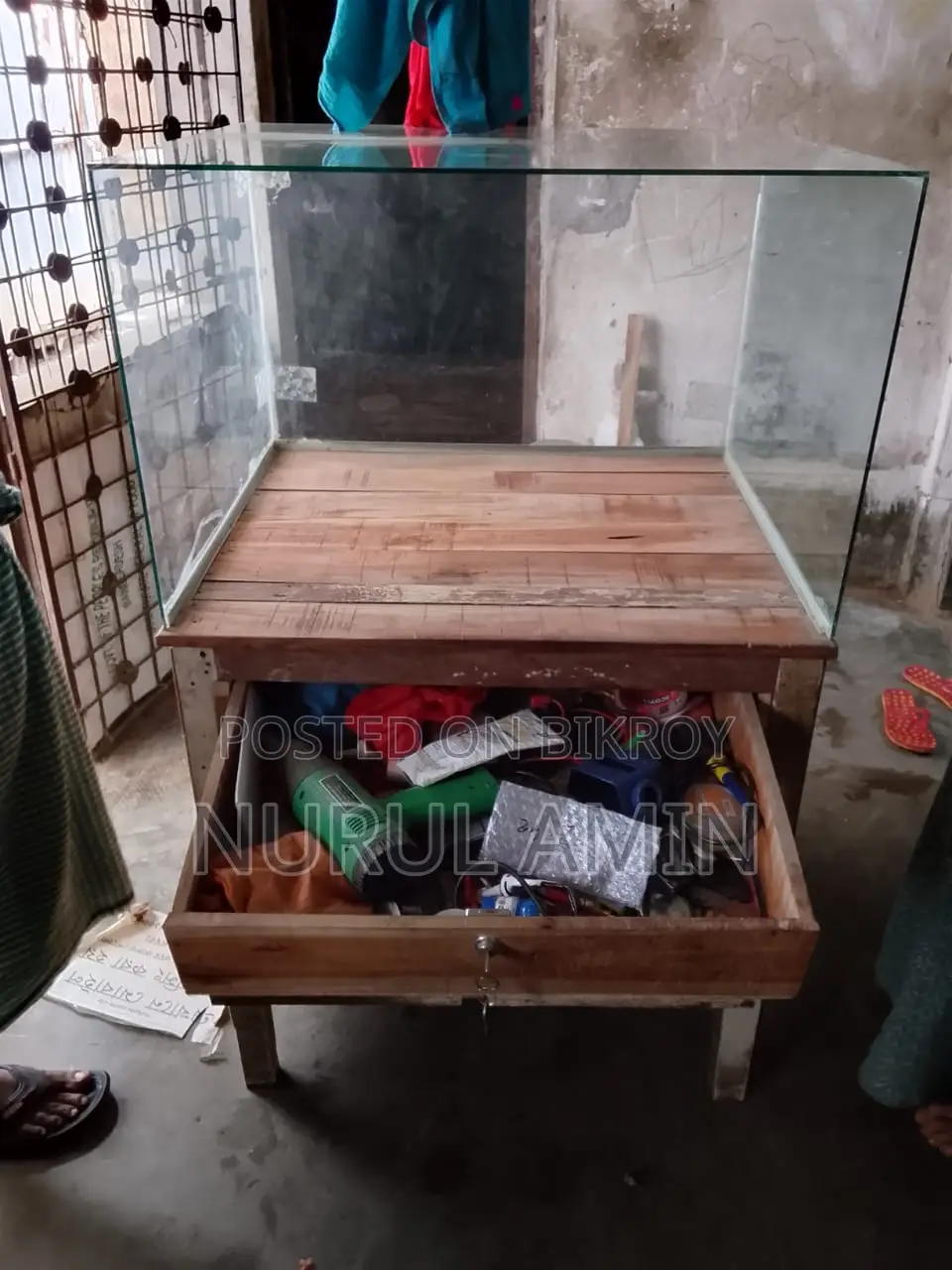 Mobile Phone Table
