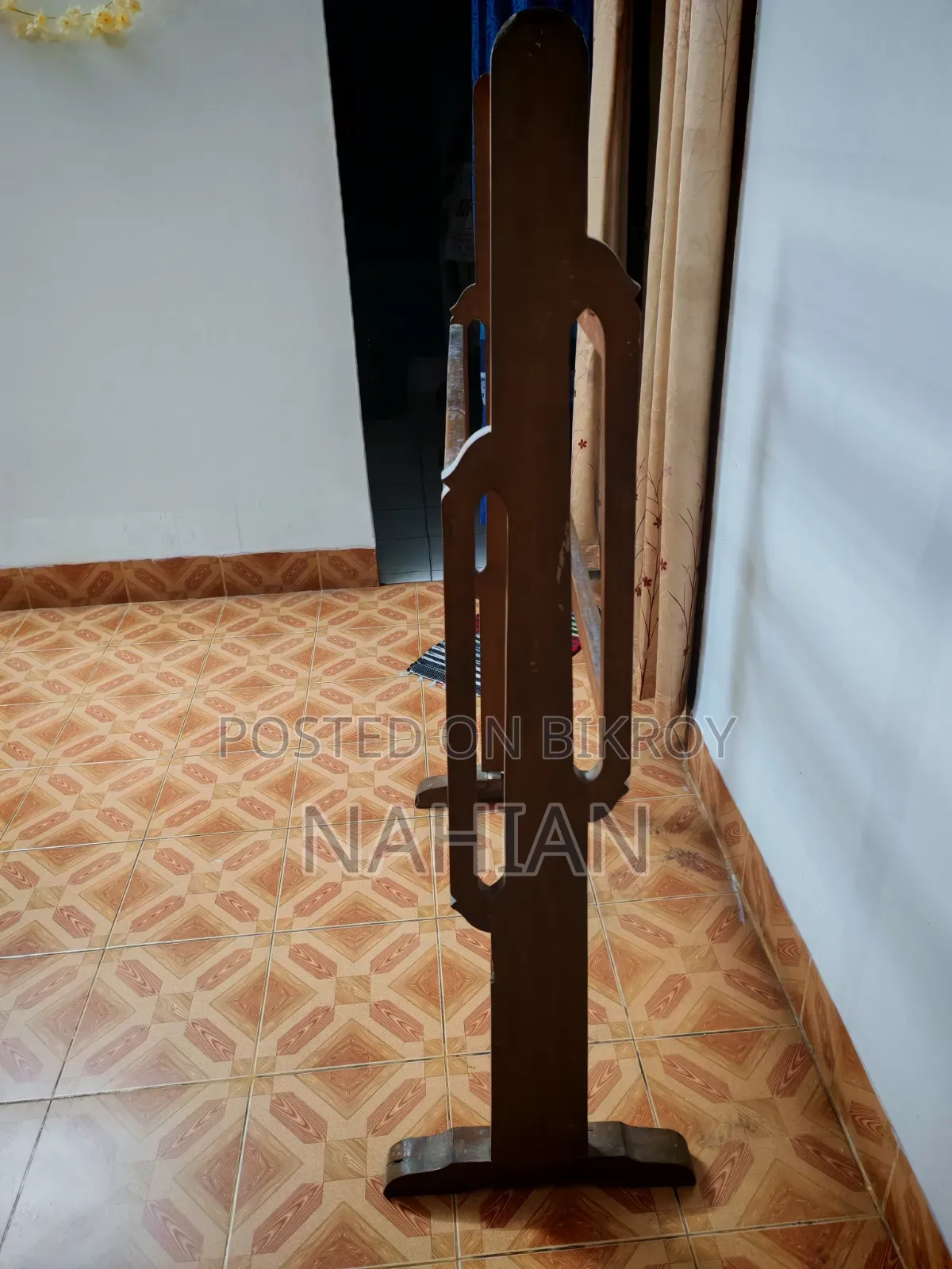 A Used Alna (Clothes Rack) for Sale