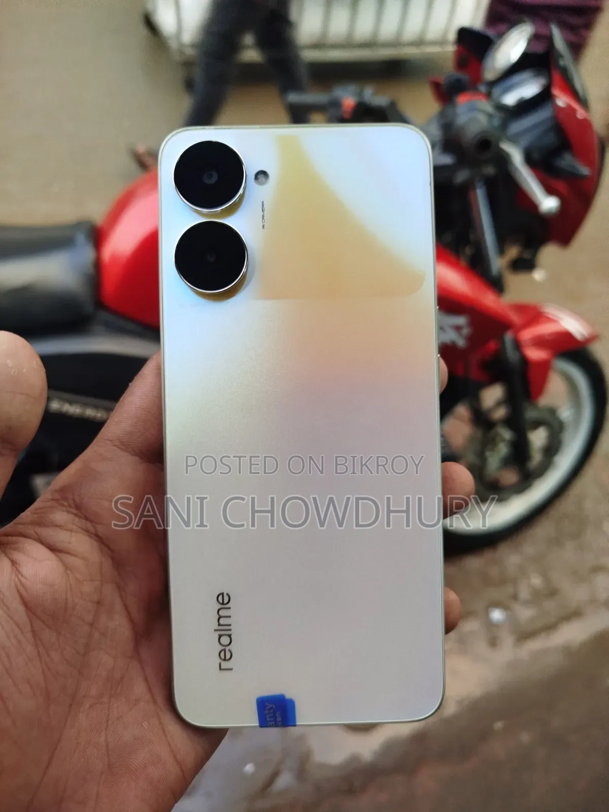 New Realme V30 128 GB Gold