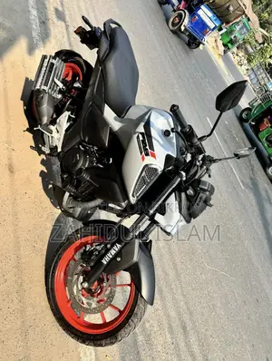 Yamaha FZ 2025 White