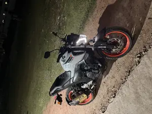 Yamaha FZ ২০২৫ হোয়াইট