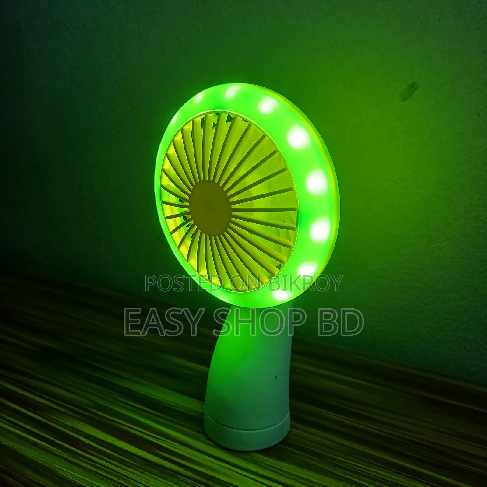 Rechargeable Mini Light Fan – Stay cool in the heat, solve your load-shedding woes!