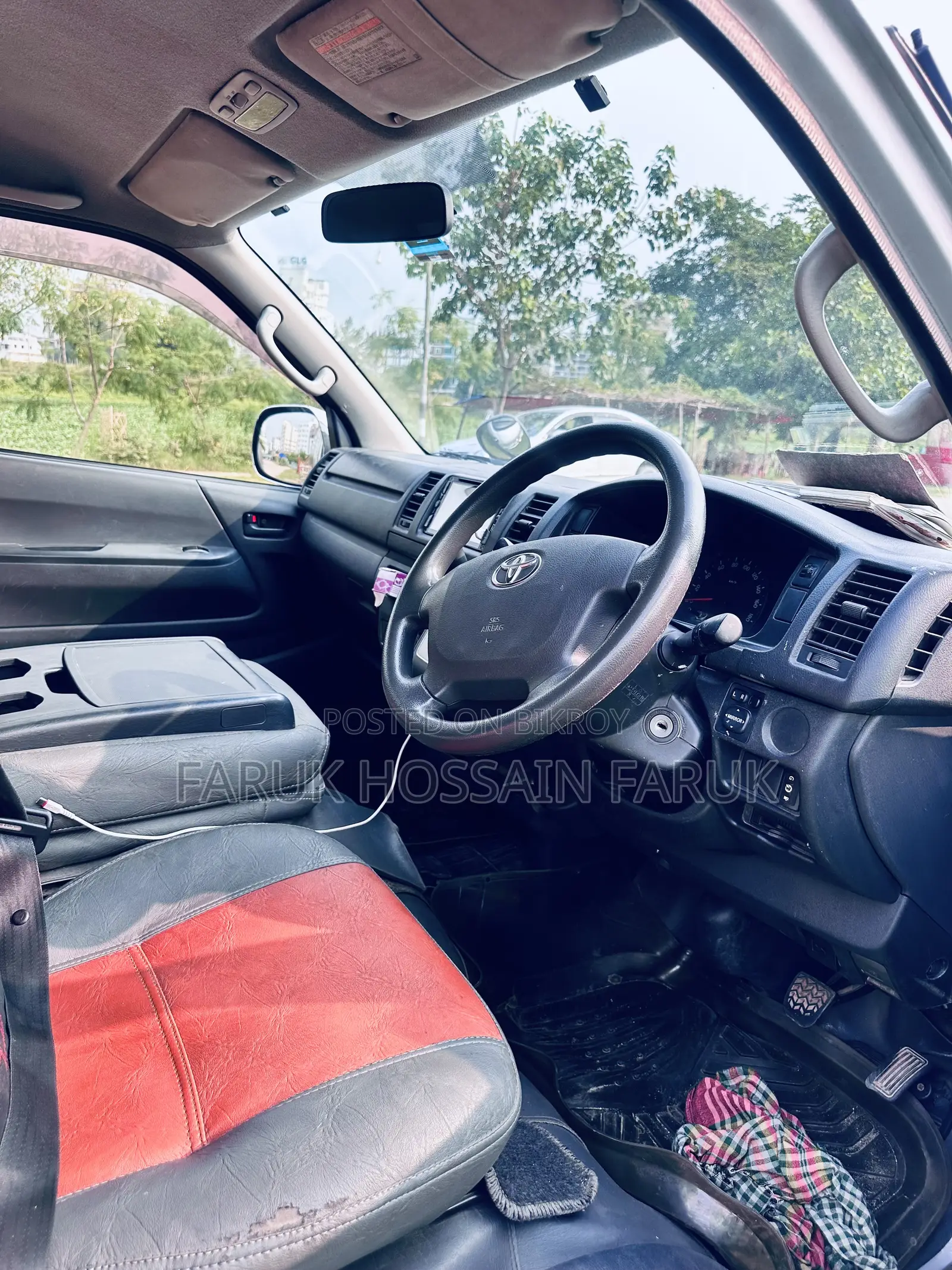 Toyota HiAce 2016 Silver