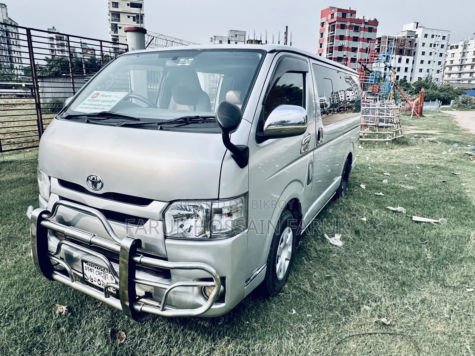 Toyota HiAce 2016 Silver