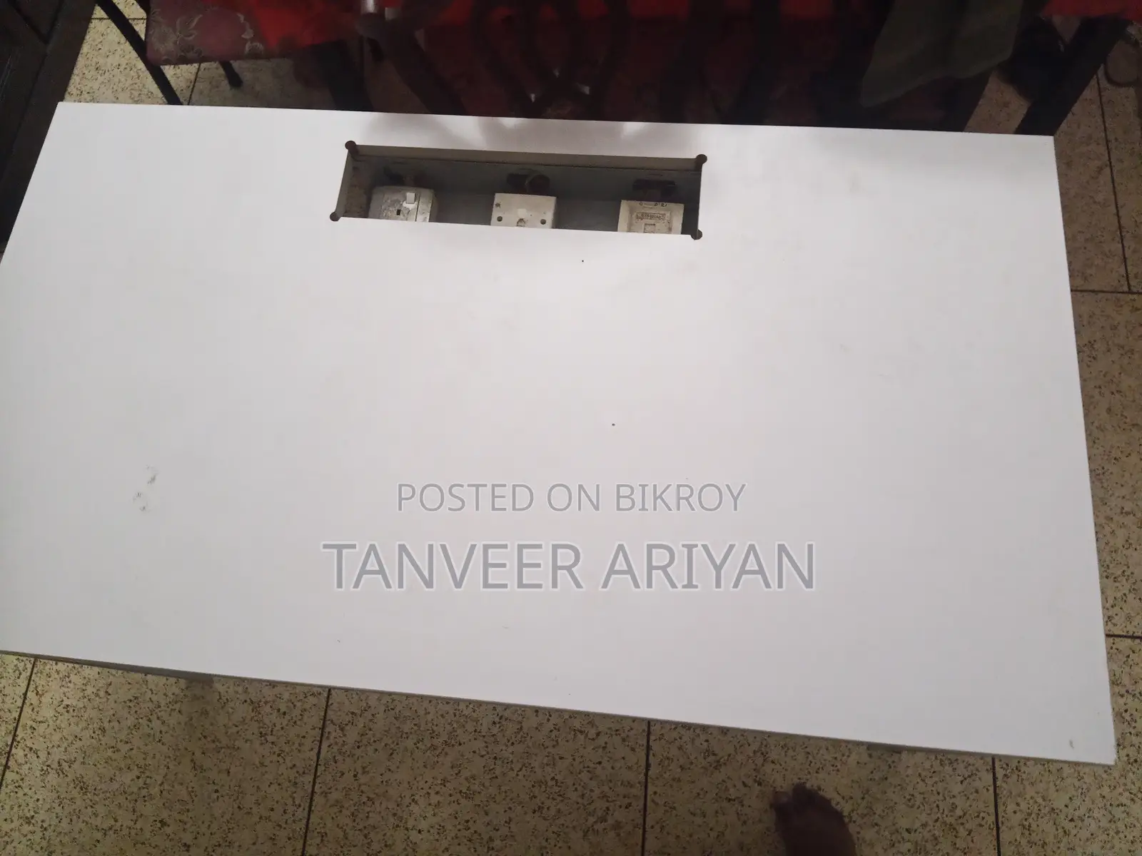 কম্পিউটার টেবিল