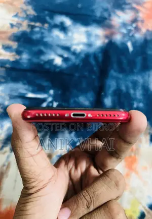 Apple iPhone SE (2020) 64 GB Red