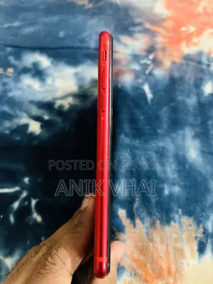 Apple iPhone SE (2020) 64 GB Red
