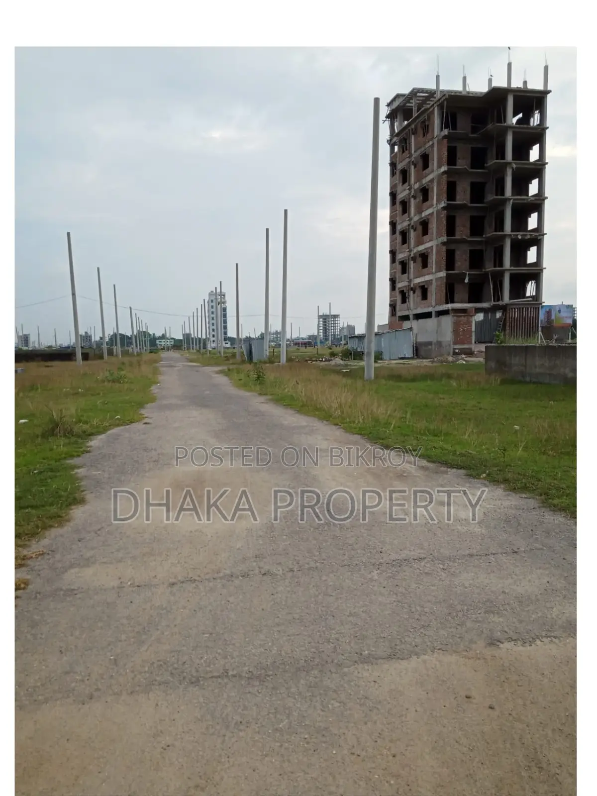 60ft Rd 5 Katha Lake View East at Sector-16/A