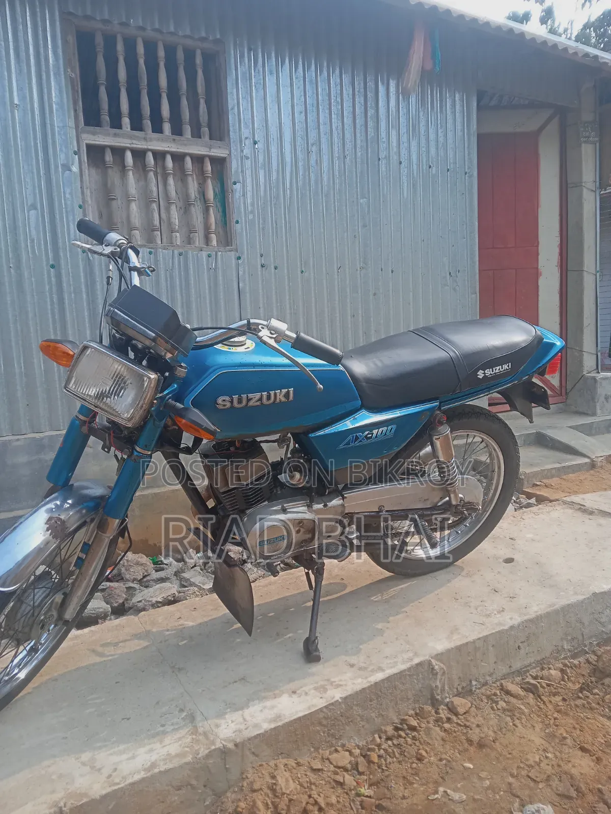 Suzuki AX4 1996 Blue