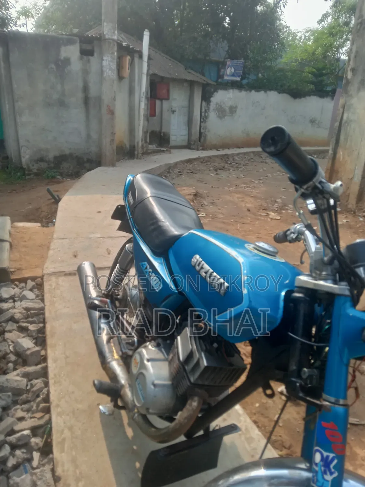 Suzuki AX4 1996 Blue