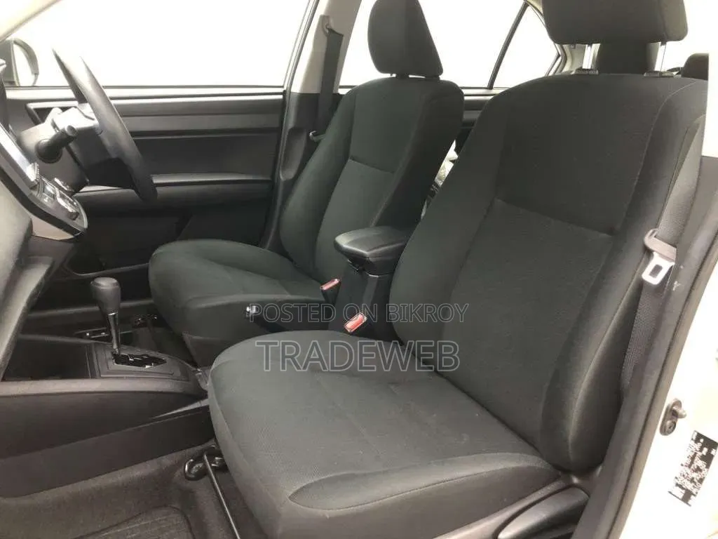 Toyota Axio 2021 Silver
