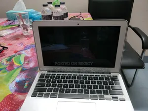 Laptop Apple MacBook Air 4GB Intel Core 5 SSD 128GB