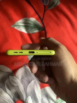 Motorola Moto G85 128 GB Yellow