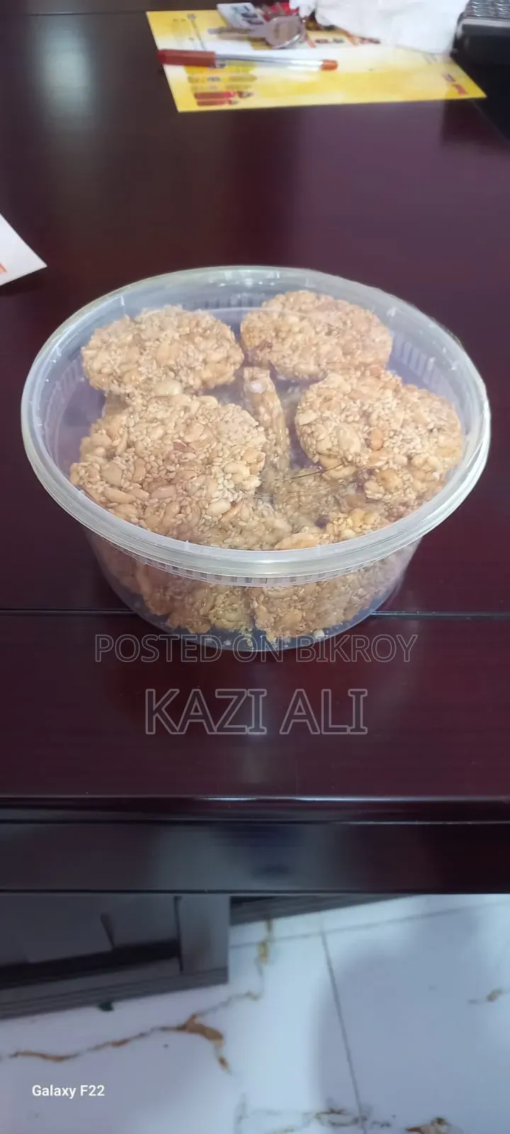 ঐতিহ্যের স্বাদ এবার আর নিখুঁত উপস্থাপনায় আমাদের Crunchy Peanut Biscut