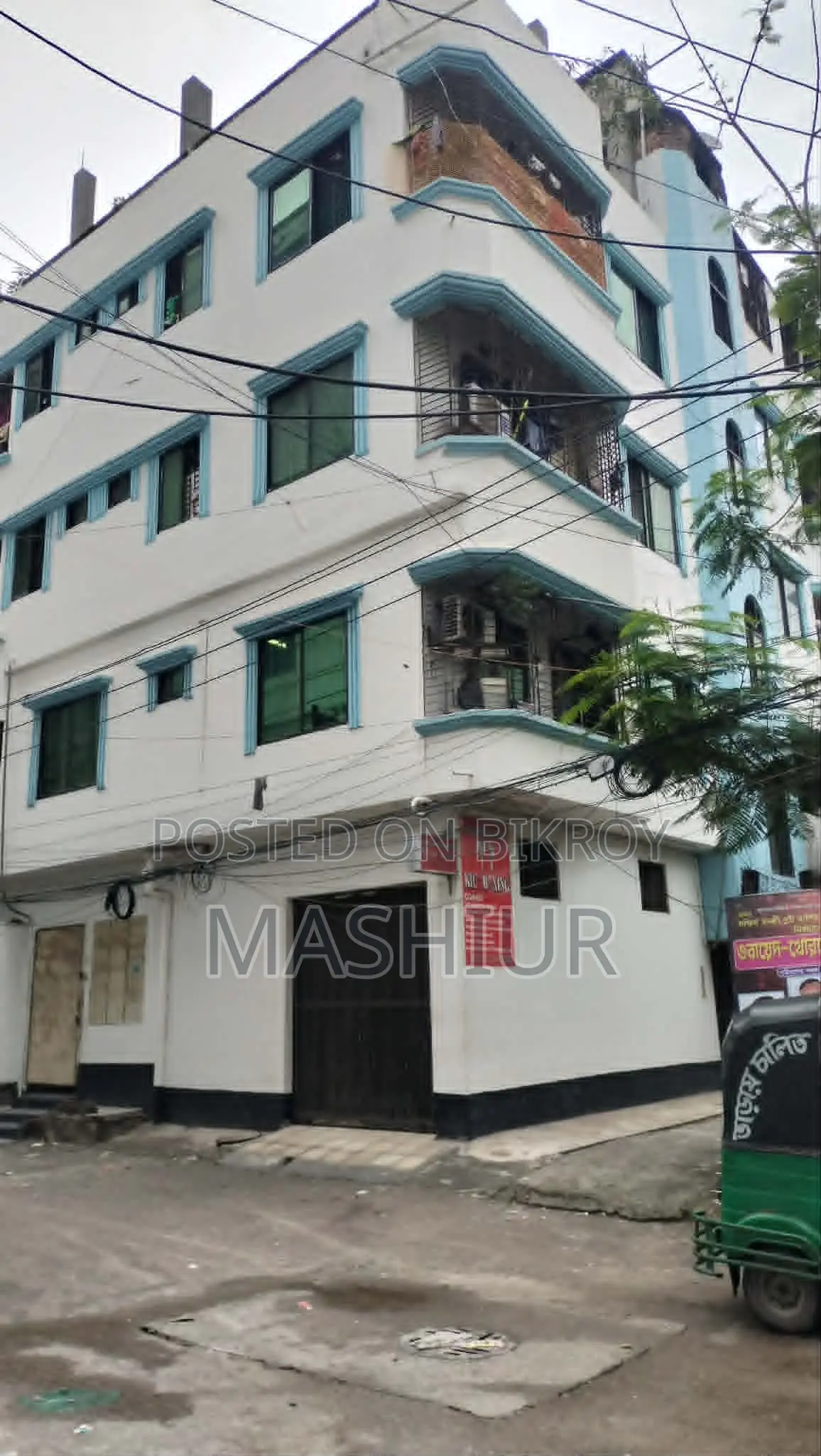 1,600 Sq Ft Commercial Space in Prime Location of South Banasree