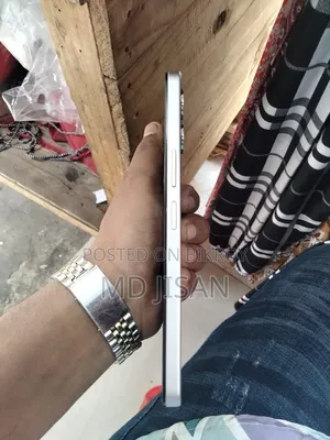 Vivo Y04 128 GB