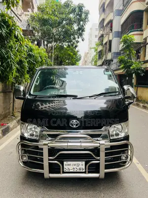 Toyota HiAce 2014 Black