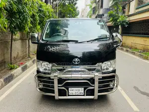 Toyota HiAce 2014 Black