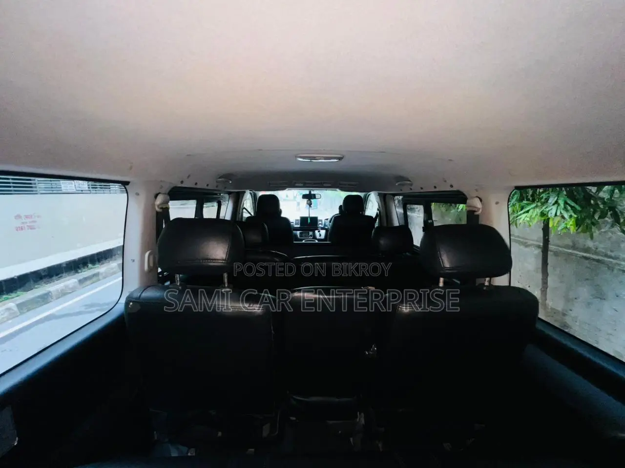 Toyota HiAce 2014 Black