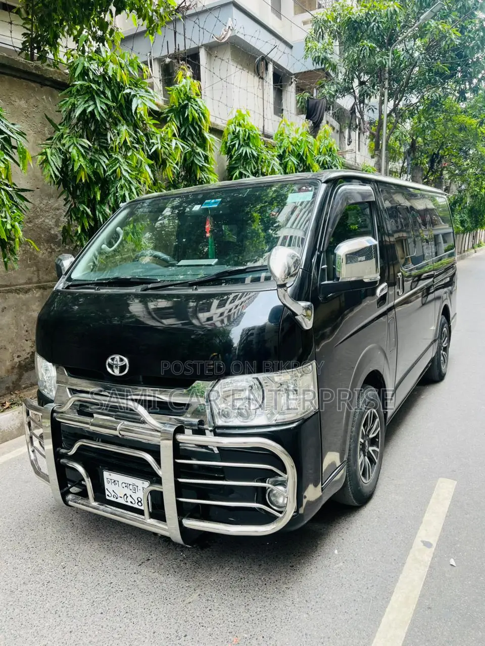 Toyota HiAce 2014 Black