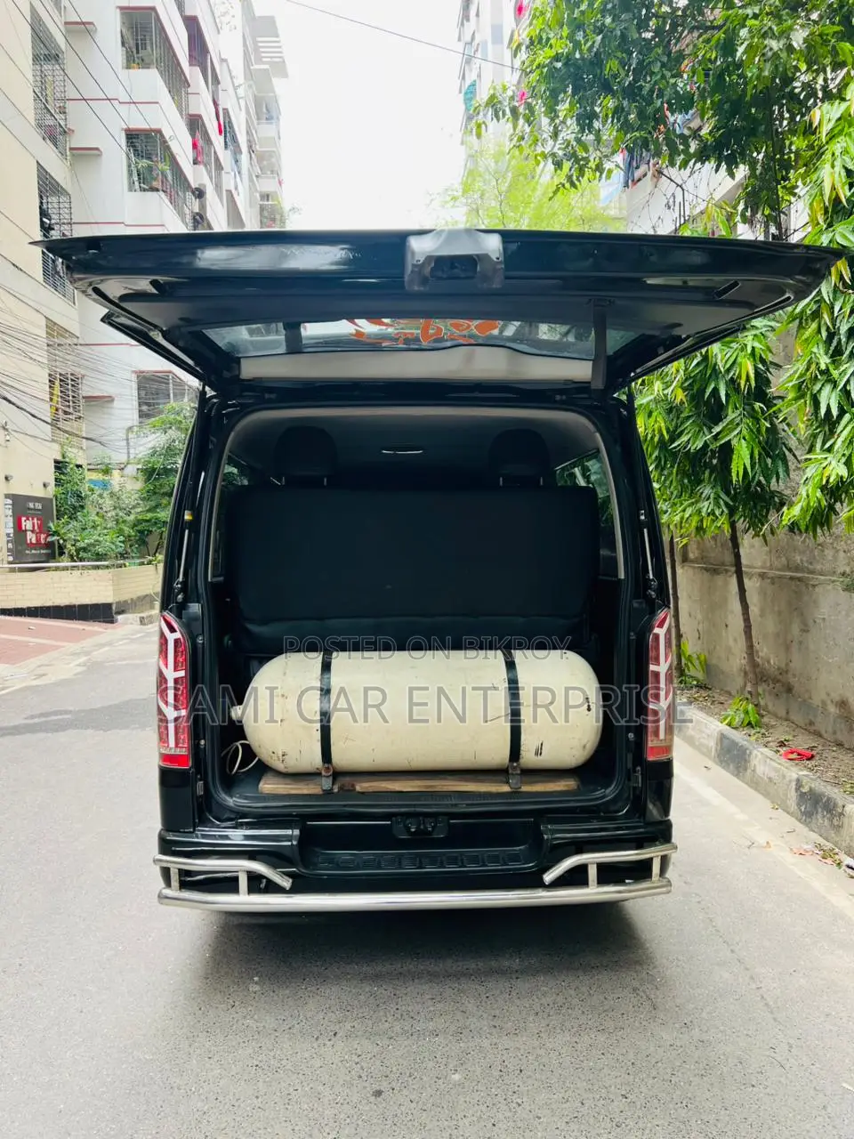 Toyota HiAce 2014 Black