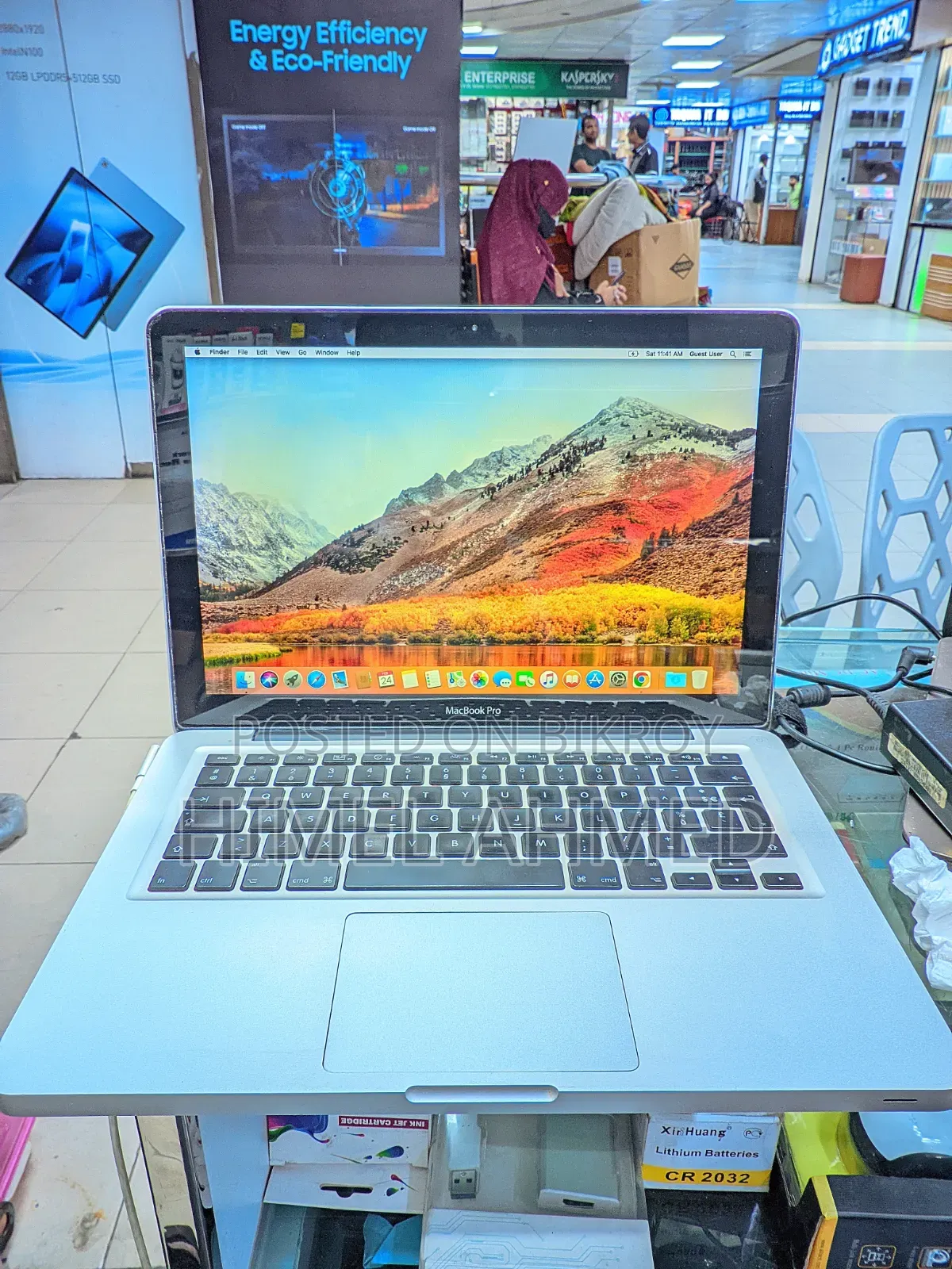 New Laptop Apple MacBook Pro 4GB Intel Core 2 Duo SSD 128GB