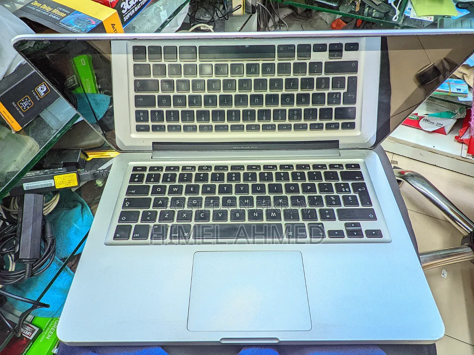 New Laptop Apple MacBook Pro 4GB Intel Core 2 Duo SSD 128GB