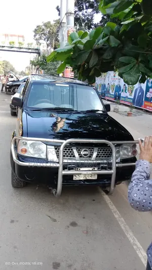 Nissan Navara 2001 Black