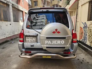 Mitsubishi Pajero 2003 Silver