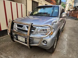 Mitsubishi Pajero 2003 Silver