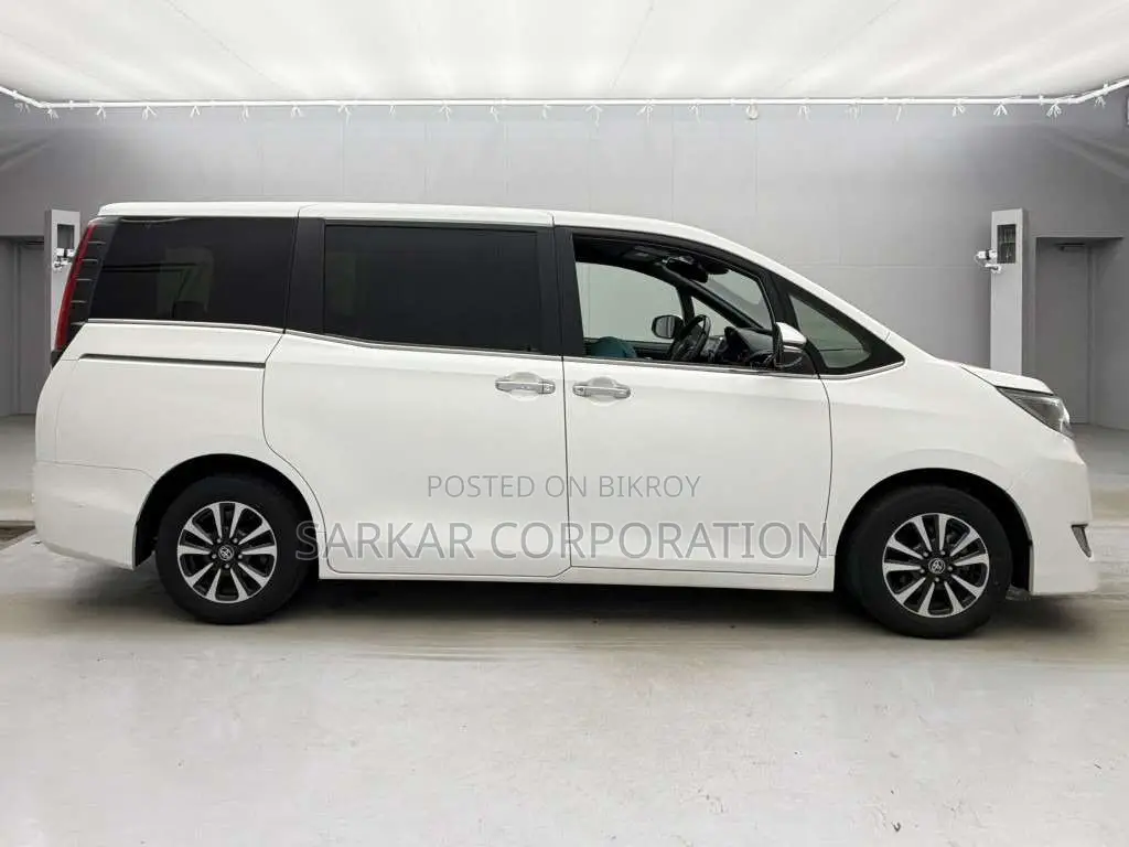 Toyota Esquire 2021 Pearl