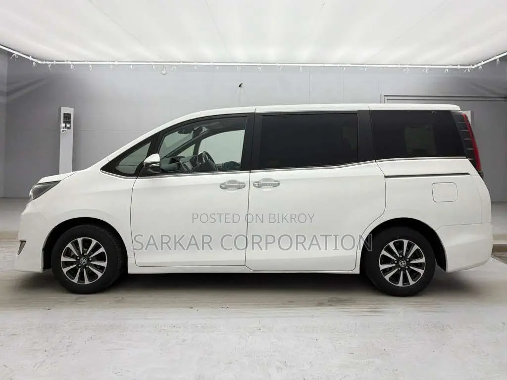 Toyota Esquire 2021 Pearl