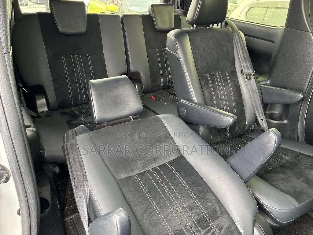 Toyota Esquire 2021 Pearl