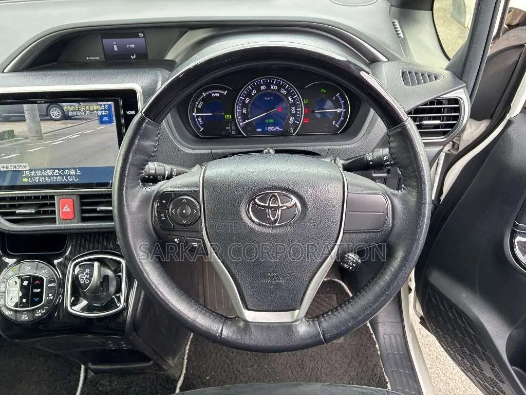 Toyota Esquire 2021 Pearl