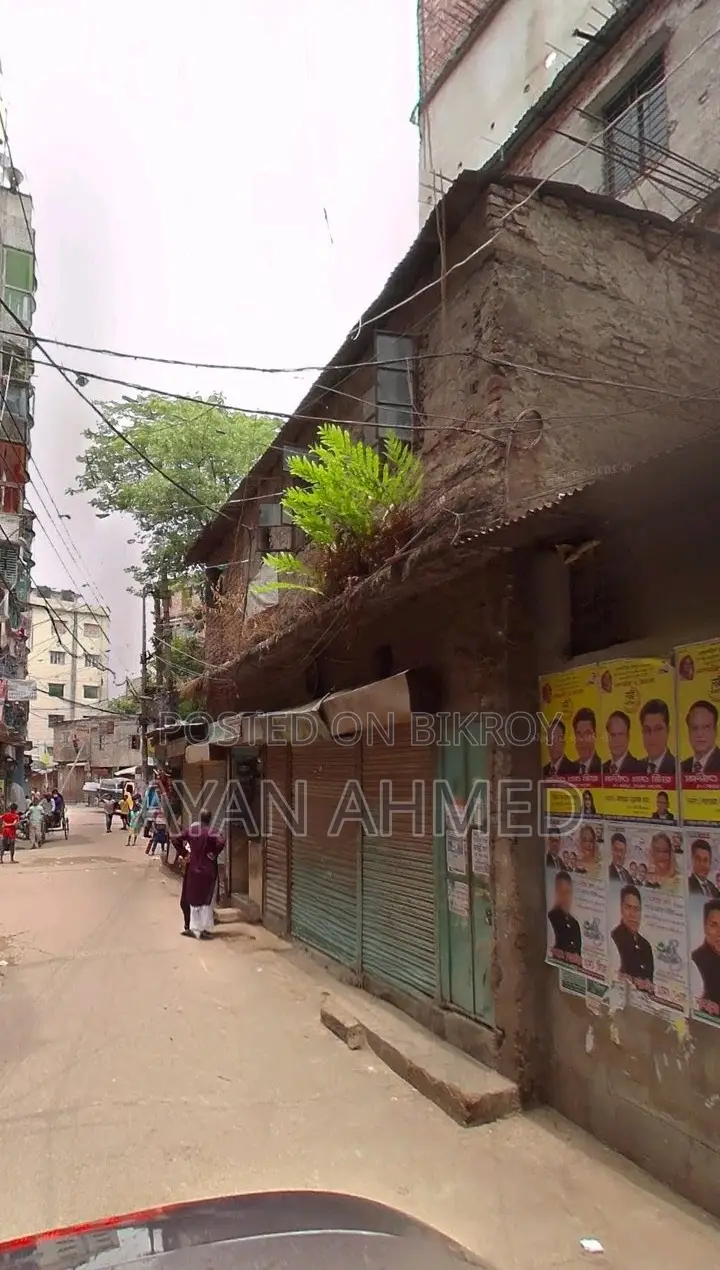3bdrm House in Bangshal for Sale