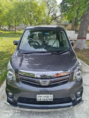 Toyota Noah 2.0 143hp AWD (7 Seater) 2010 Matt Black