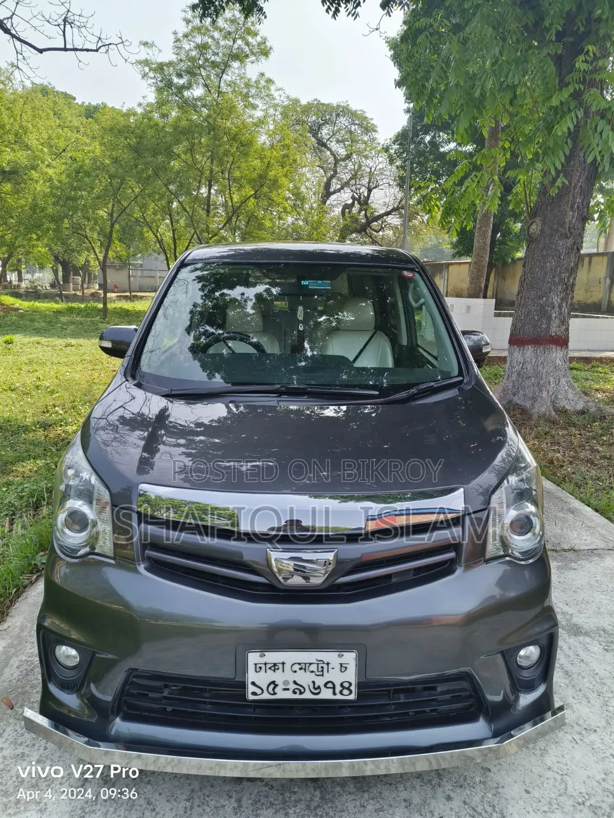 Toyota Noah 2.0 143hp AWD (7 Seater) 2010 Matt Black