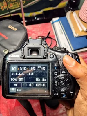 Canon Eos 1300d DSLR ক্যামেরা (ফুল সেট) – ছবি তোলার জন্য প্রস্তুত!