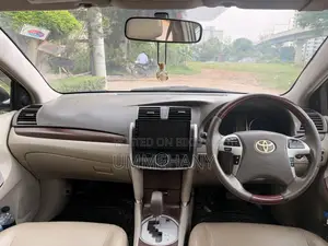 Toyota Premio 2012 Silver