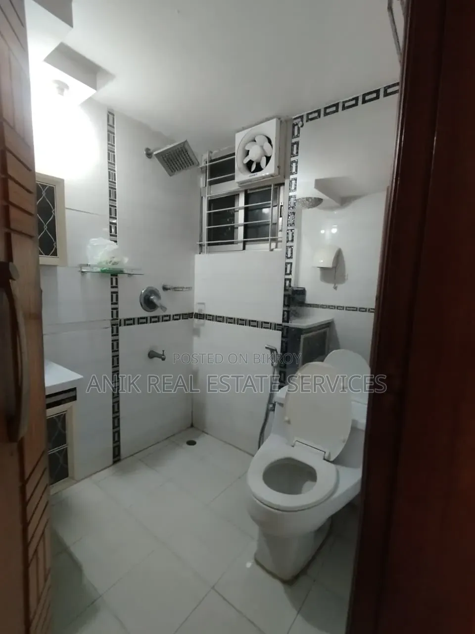 অনীক রিয়েল এস্টেট, গুলশানে ফার্নিশড ৪ বেডরুমের অ্যাপার্টমেন্ট ভাড়ার জন্য