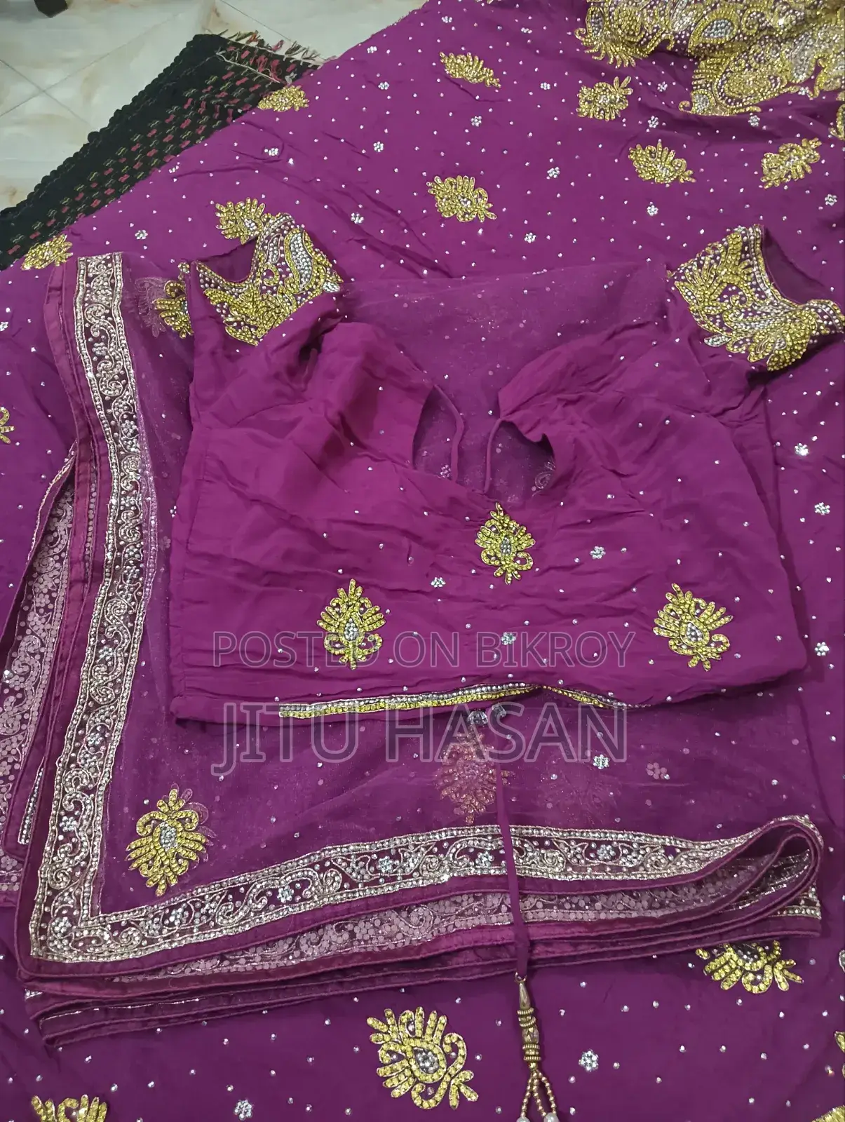 বিয়ের শাড়ি একবার ইউজড