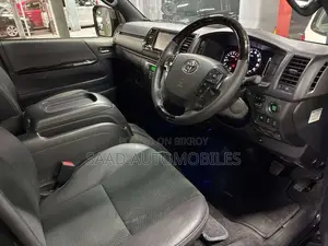 Toyota HiAce 2021 Black